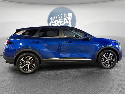 Used 2023 Kia Sportage EX image 2