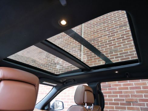 Used 2020 Jeep Grand Cherokee Overland image 12