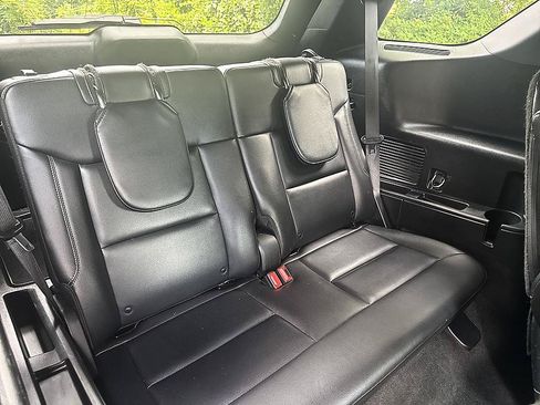 Used 2020 Ford Explorer XLT w/ Equipment Group 202A AWD/4WD image 20