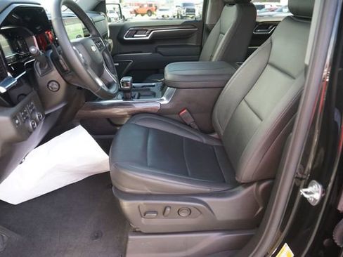 Used 2025 Chevrolet Silverado 1500 LTZ w/ LTZ Premium Texas Edition AWD/4WD image 9