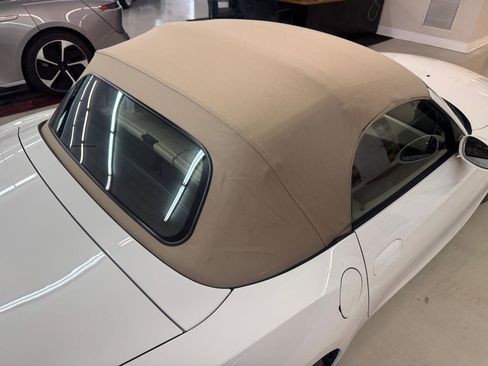 Used 2004 BMW Z4 2.5i image 6