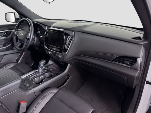 Used 2024 Chevrolet Traverse LT image 28