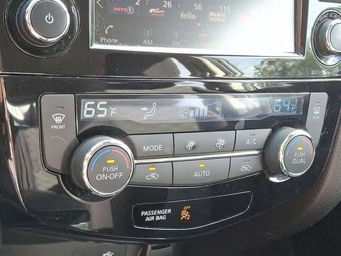 Used 2022 Nissan Rogue Sport SV image 15