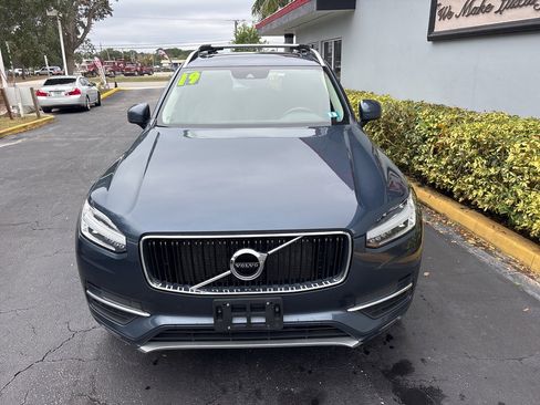 Used 2019 Volvo XC90 T5 Momentum w/ Multimedia Package image 3