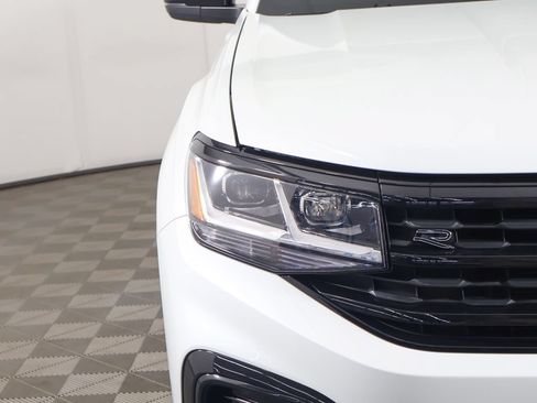 Used 2023 Volkswagen Atlas Cross Sport SEL R-Line AWD/4WD image 16