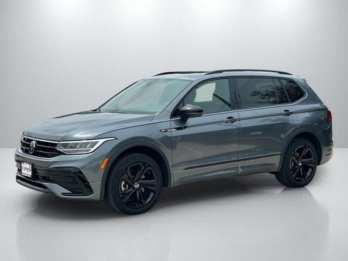 Used 2024 Volkswagen Tiguan SE R-Line FWD image 8