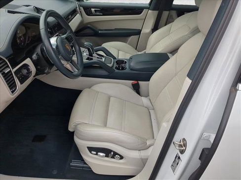 Used 2019 Porsche Cayenne E-Hybrid image 17