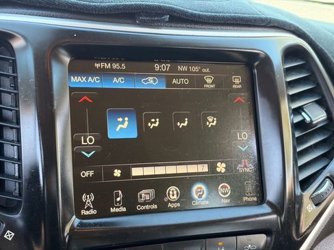 Used 2015 Jeep Cherokee Trailhawk w/ Comfort/Convenience Group AWD/4WD image 21