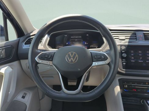 Used 2024 Volkswagen Tiguan SE FWD image 22