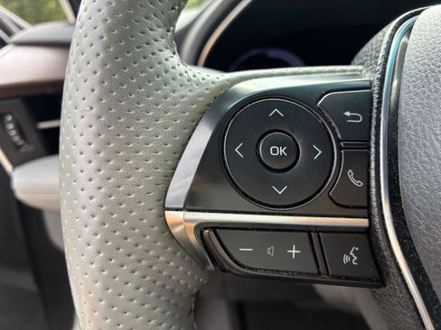 Used 2020 Toyota Avalon Limited w/ Advanced Safety Package FWD image 11