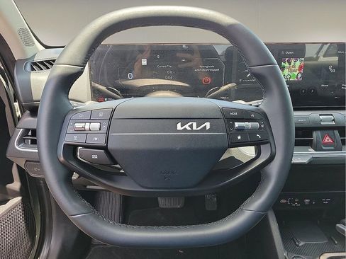 Used 2025 Kia K4 EX FWD image 19