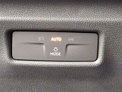 New 2025 Volkswagen Tiguan SE image 20