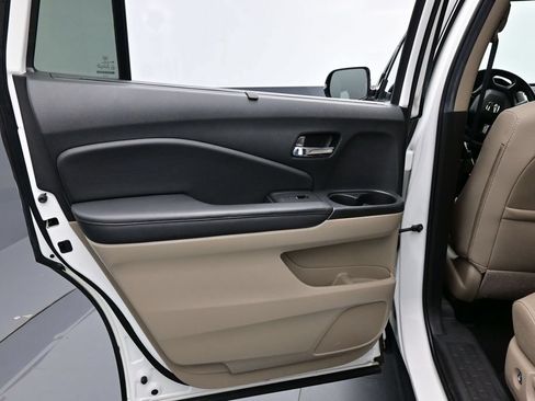 Used 2021 Honda Pilot Touring image 25