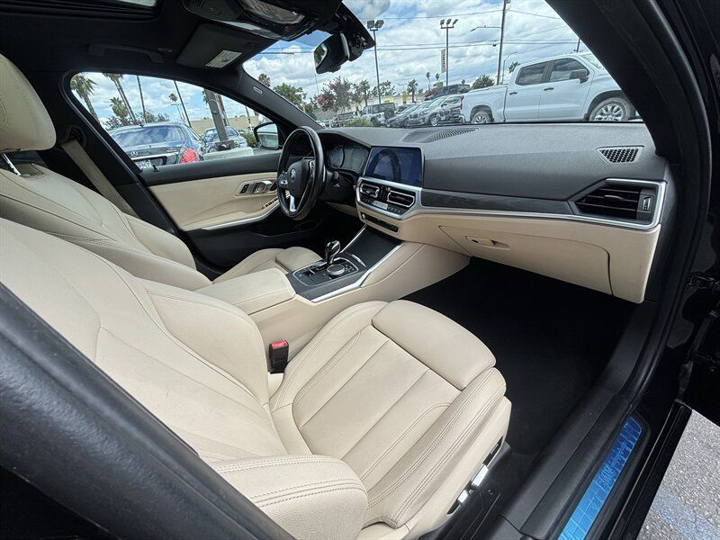 Used 2021 BMW 330i Sedan w/ Driving Assistance Package RWD image 22