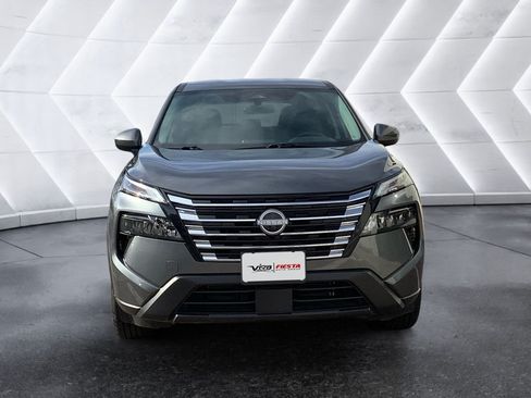 Used 2025 Nissan Rogue SV AWD/4WD image 2