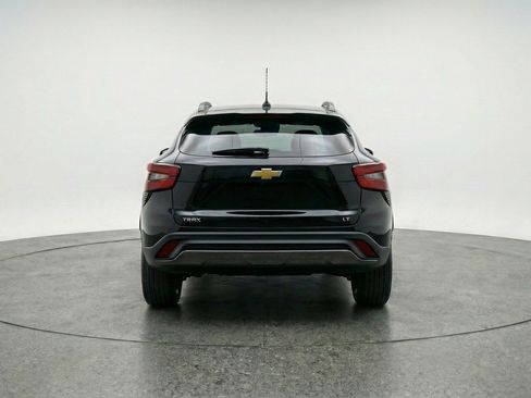 Used 2025 Chevrolet Trax LT image 7