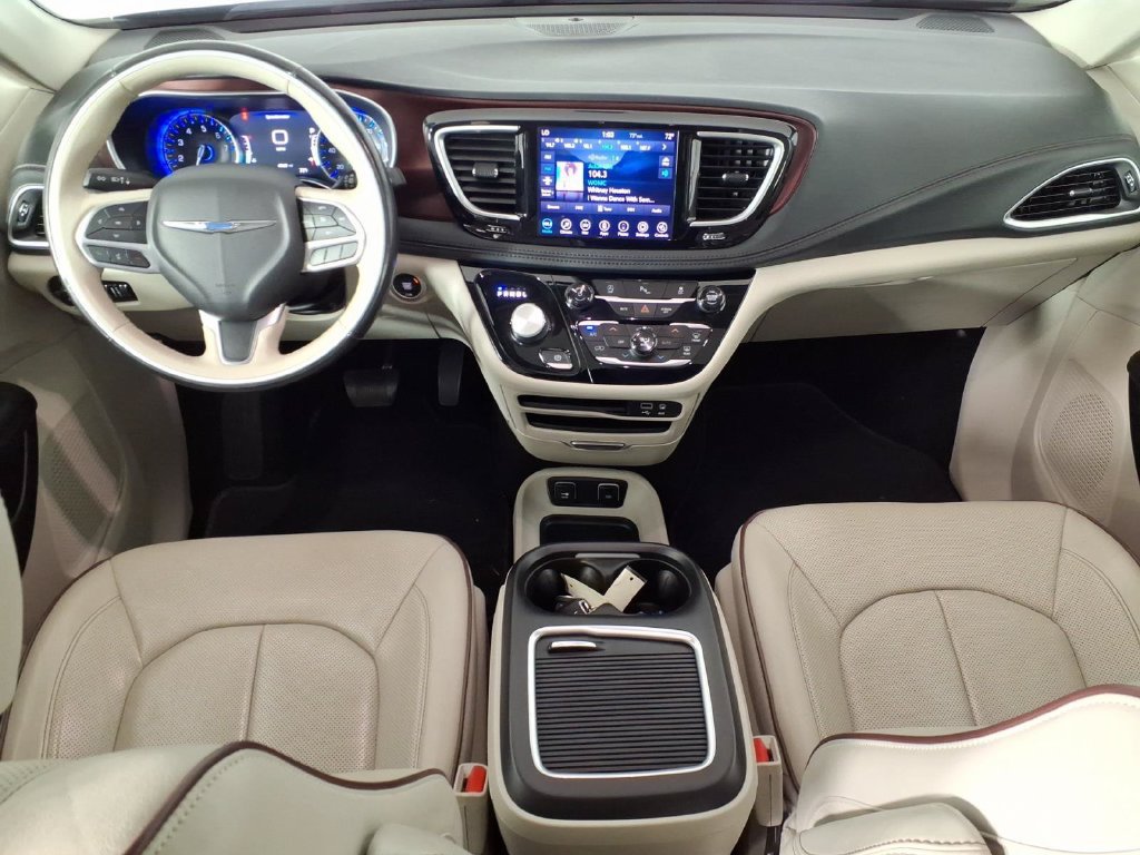 Used 2020 Chrysler Pacifica Limited FWD image 13