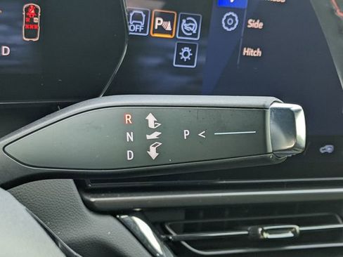 Used 2025 Chevrolet Equinox EV RS image 28