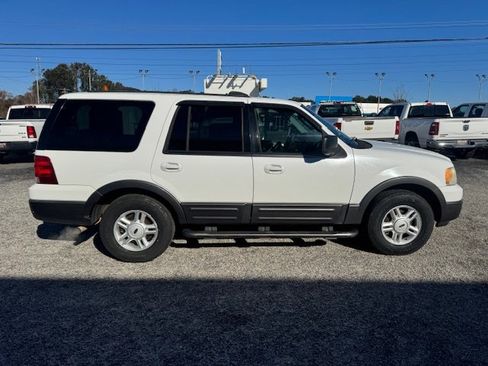 Used 2004 Ford Expedition XLT image 5