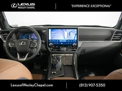 Used 2025 Lexus GX 550 w/ Accessory Package (Z1) image 29
