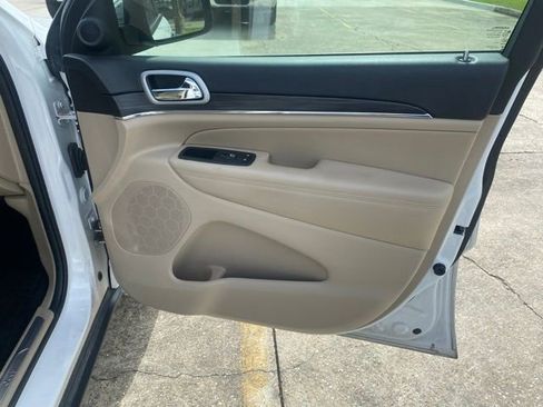 Used 2022 Jeep Grand Cherokee Limited w/ Tech Group image 35