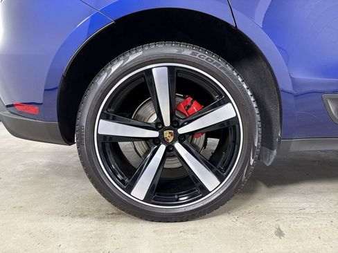 Certified 2024 Porsche Macan S w/ Premium Plus Package AWD/4WD image 16