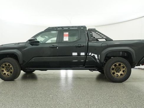 New 2025 Toyota Tacoma Trailhunter image 22