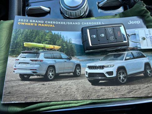 Certified 2023 Jeep Grand Cherokee L Overland w/ Rear Seat Video Group I AWD/4WD image 38