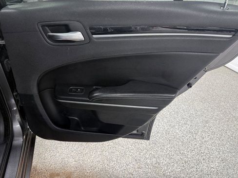 Used 2018 Chrysler 300 S w/ Safetytec Plus Group image 28