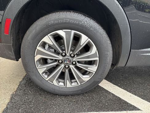 Used 2025 Buick Envision Preferred AWD/4WD image 9