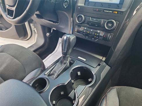 Certified 2018 Ford Explorer XLT w/ Equipment Group 202A image 25