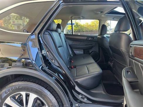 Used 2019 Subaru Outback 3.6R Limited AWD/4WD image 9