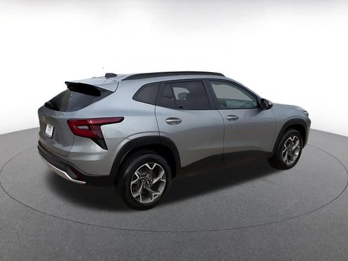 Used 2025 Chevrolet Trax LT image 15