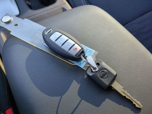 Certified 2024 Nissan Frontier SV w/ SV Convenience Package image 28