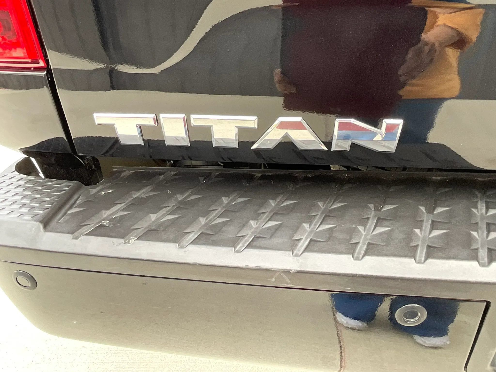 Used 2021 Nissan Titan SV w/ SV Convenience Package AWD/4WD image 13