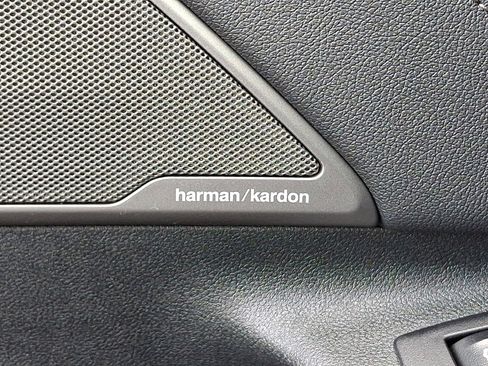 Used 2023 BMW 540i xDrive w/ Premium Package image 31