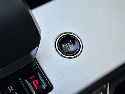 New 2026 Land Rover Range Rover SE image 21