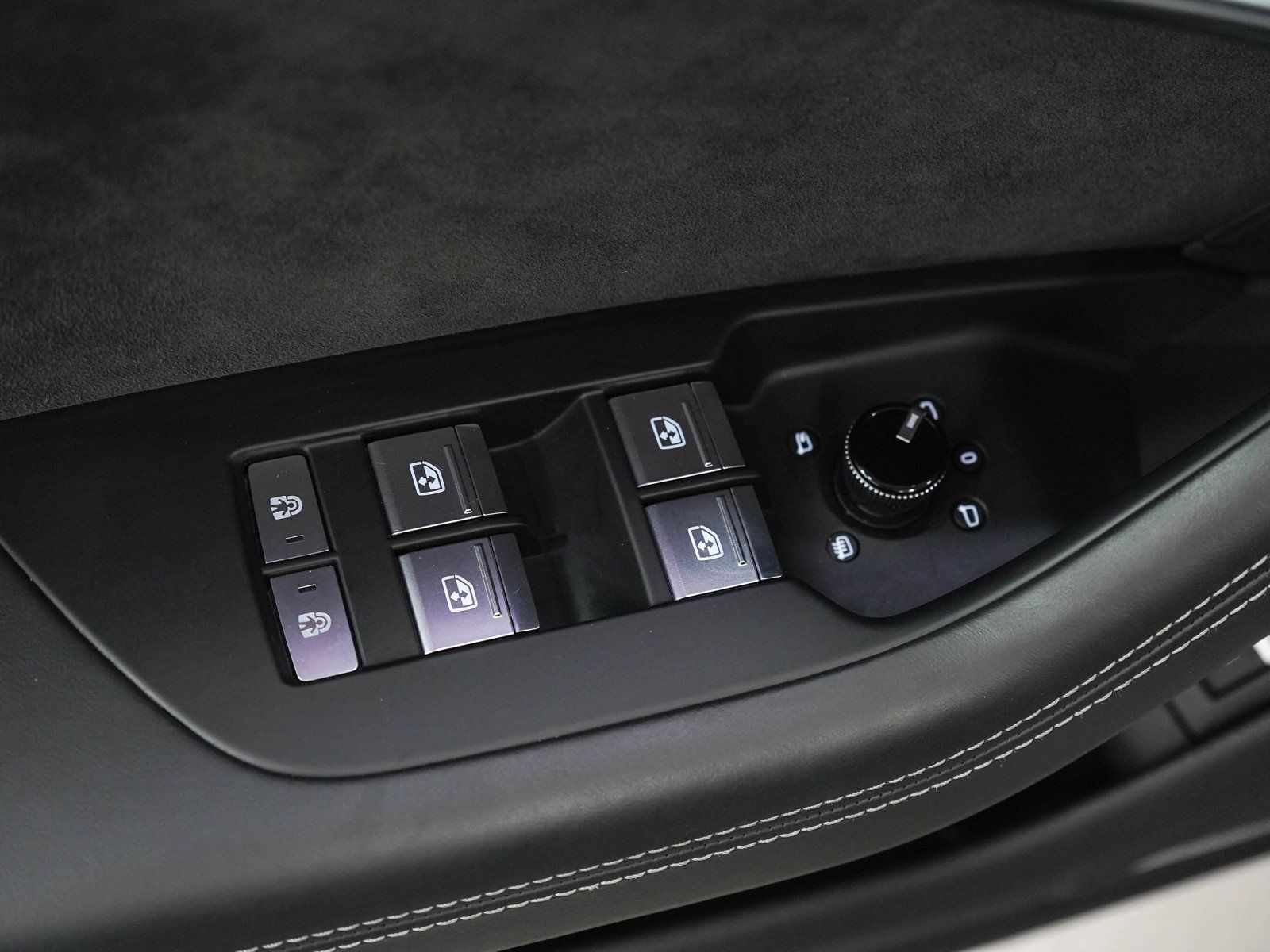 Used 2021 Audi RS 6 AWD/4WD image 22