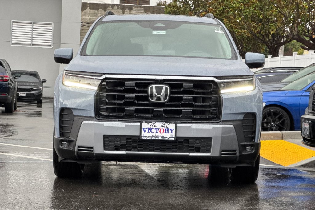 New 2026 Honda Pilot Touring image 9