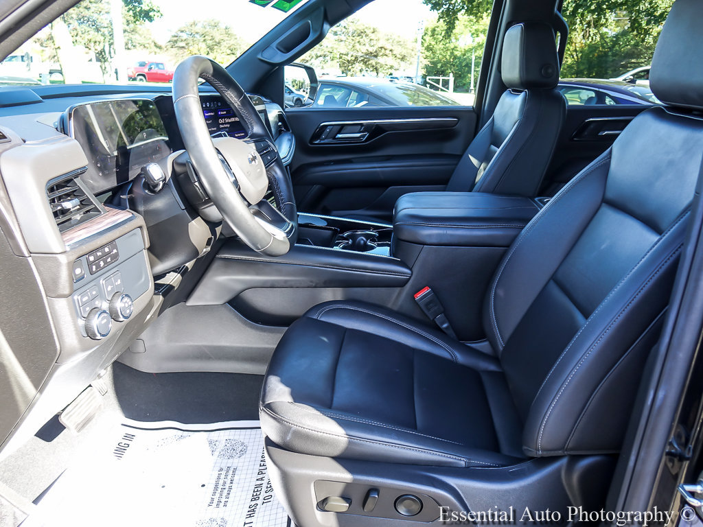 Used 2025 Chevrolet Suburban Z71 AWD/4WD image 11