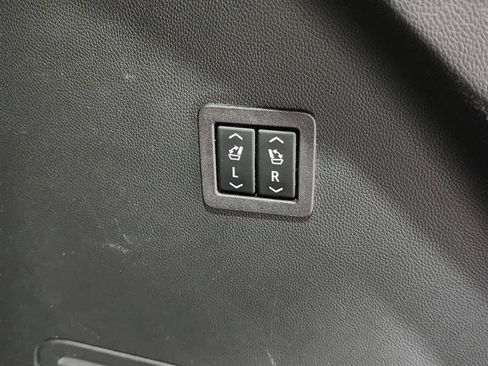 Used 2020 Buick Enclave Avenir w/ Avenir Technology Package AWD/4WD image 19
