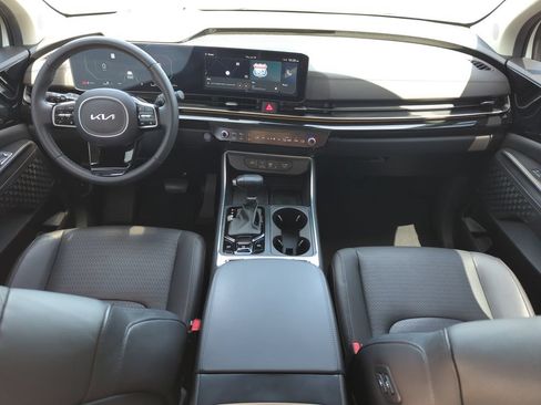 Used 2025 Kia Carnival SX Prestige FWD image 15