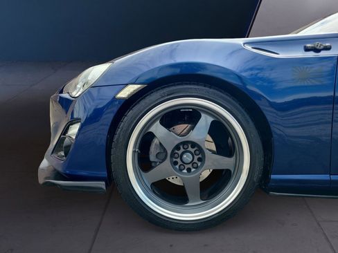 Used 2014 Scion FR-S image 9