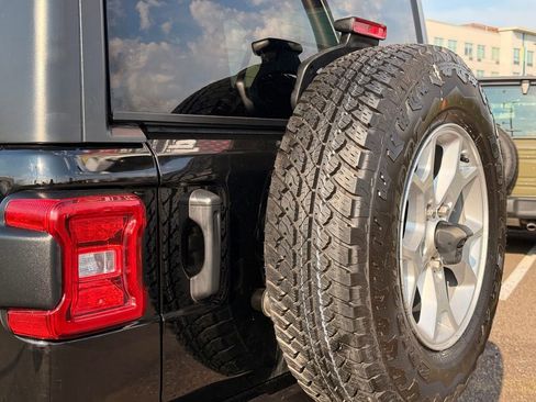 Used 2021 Jeep Wrangler Unlimited Sport AWD/4WD image 15