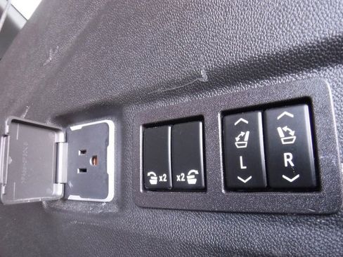 Used 2023 Chevrolet Tahoe Premier image 48