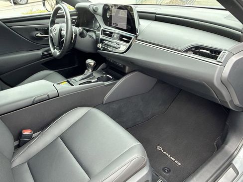 Used 2025 Lexus ES 350 w/ Premium Package image 15