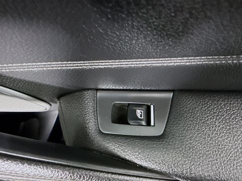 Used 2021 BMW 540i w/ Premium Package image 31