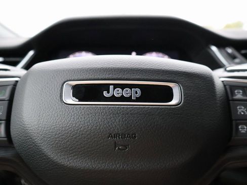 New 2025 Jeep Grand Cherokee L Altitude image 29