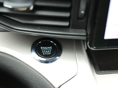 Certified 2023 Ford Explorer XLT image 31