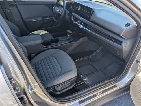 Used 2025 Kia K4 EX image 12